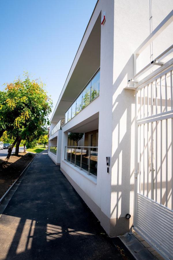 Elixir Panzio Bed and Breakfast Nyírbátor Εξωτερικό φωτογραφία