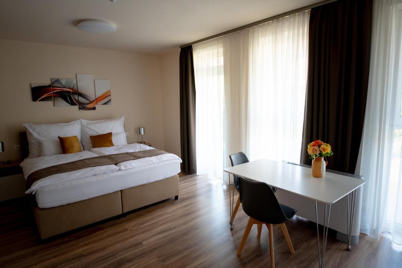 Elixir Panzio Bed and Breakfast Nyírbátor Εξωτερικό φωτογραφία