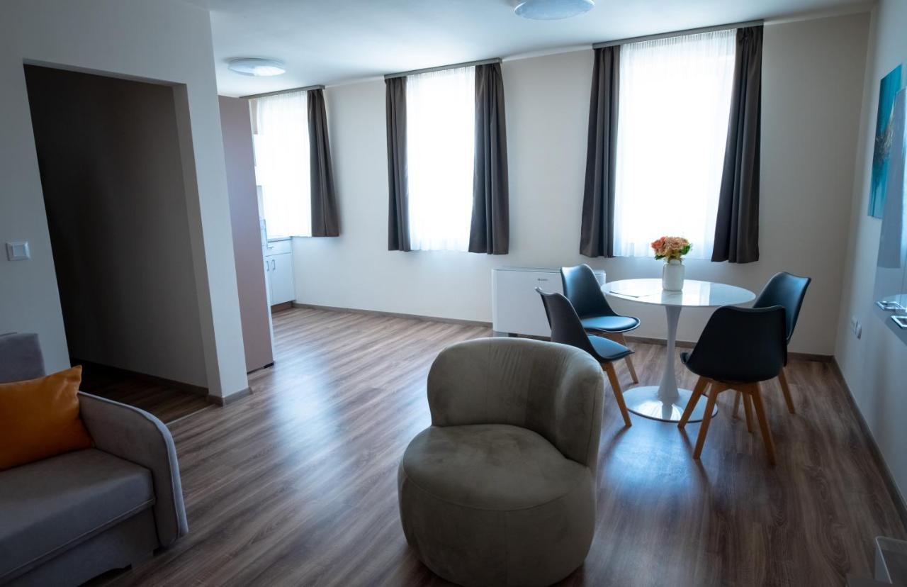 Elixir Panzio Bed and Breakfast Nyírbátor Εξωτερικό φωτογραφία