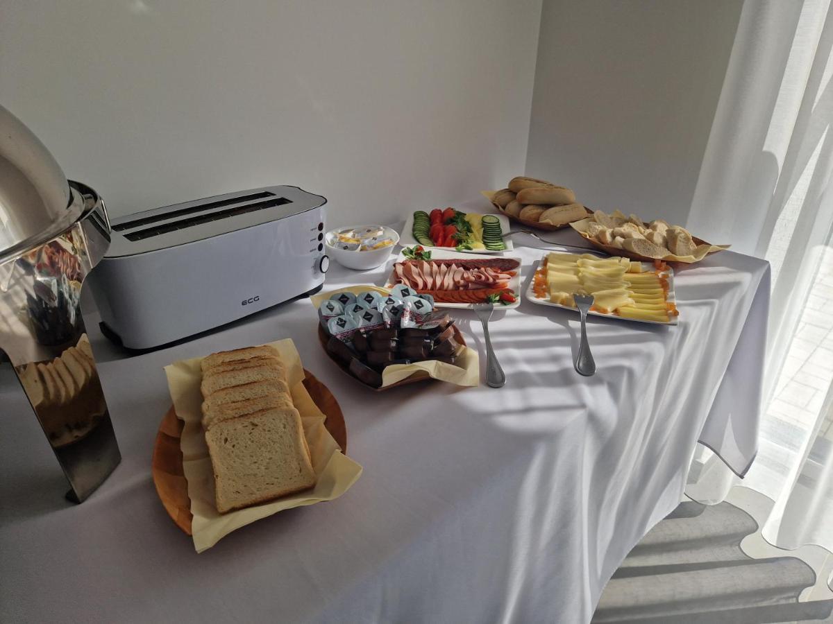 Elixir Panzio Bed and Breakfast Nyírbátor Εξωτερικό φωτογραφία
