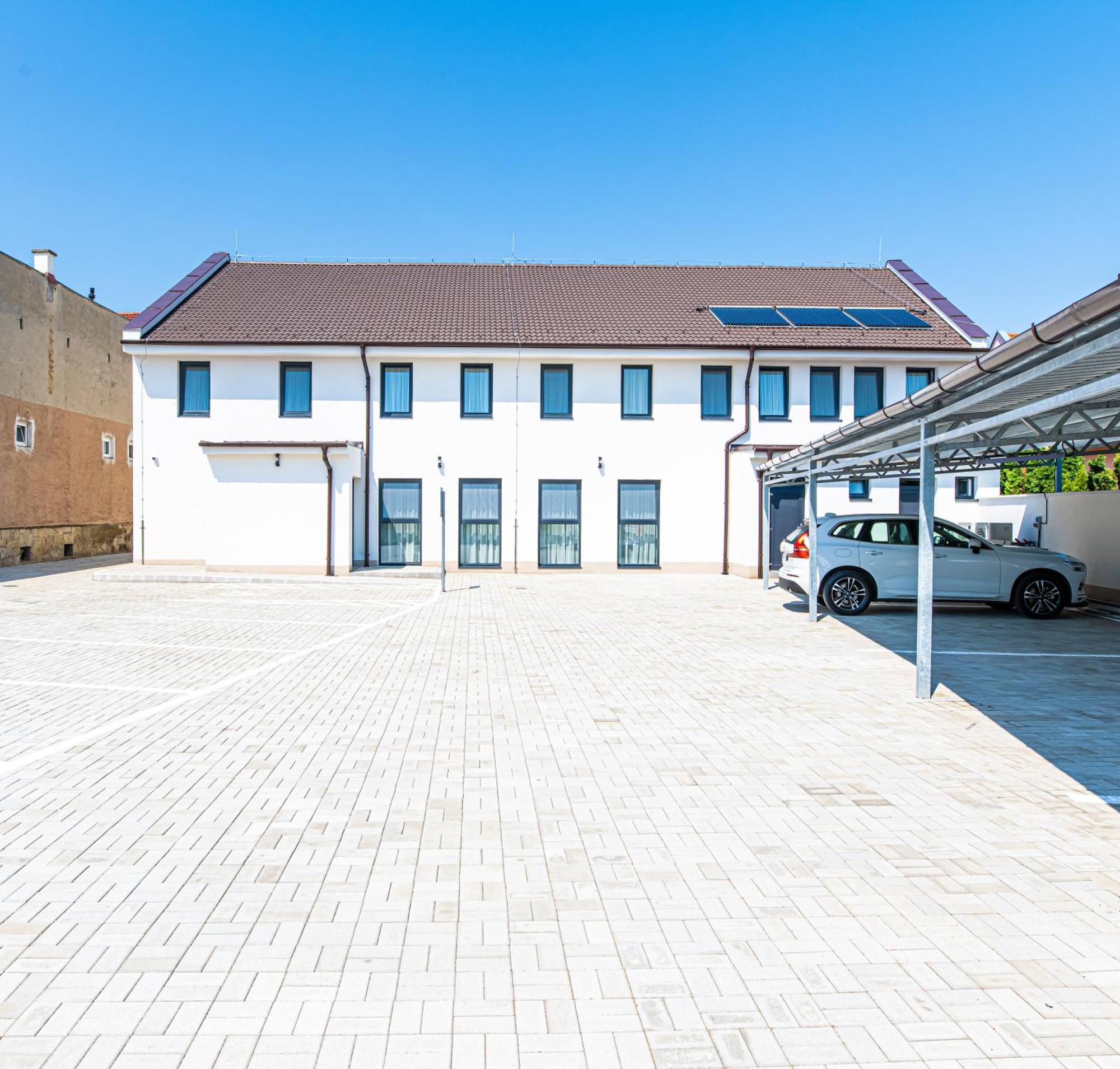 Elixir Panzio Bed and Breakfast Nyírbátor Εξωτερικό φωτογραφία