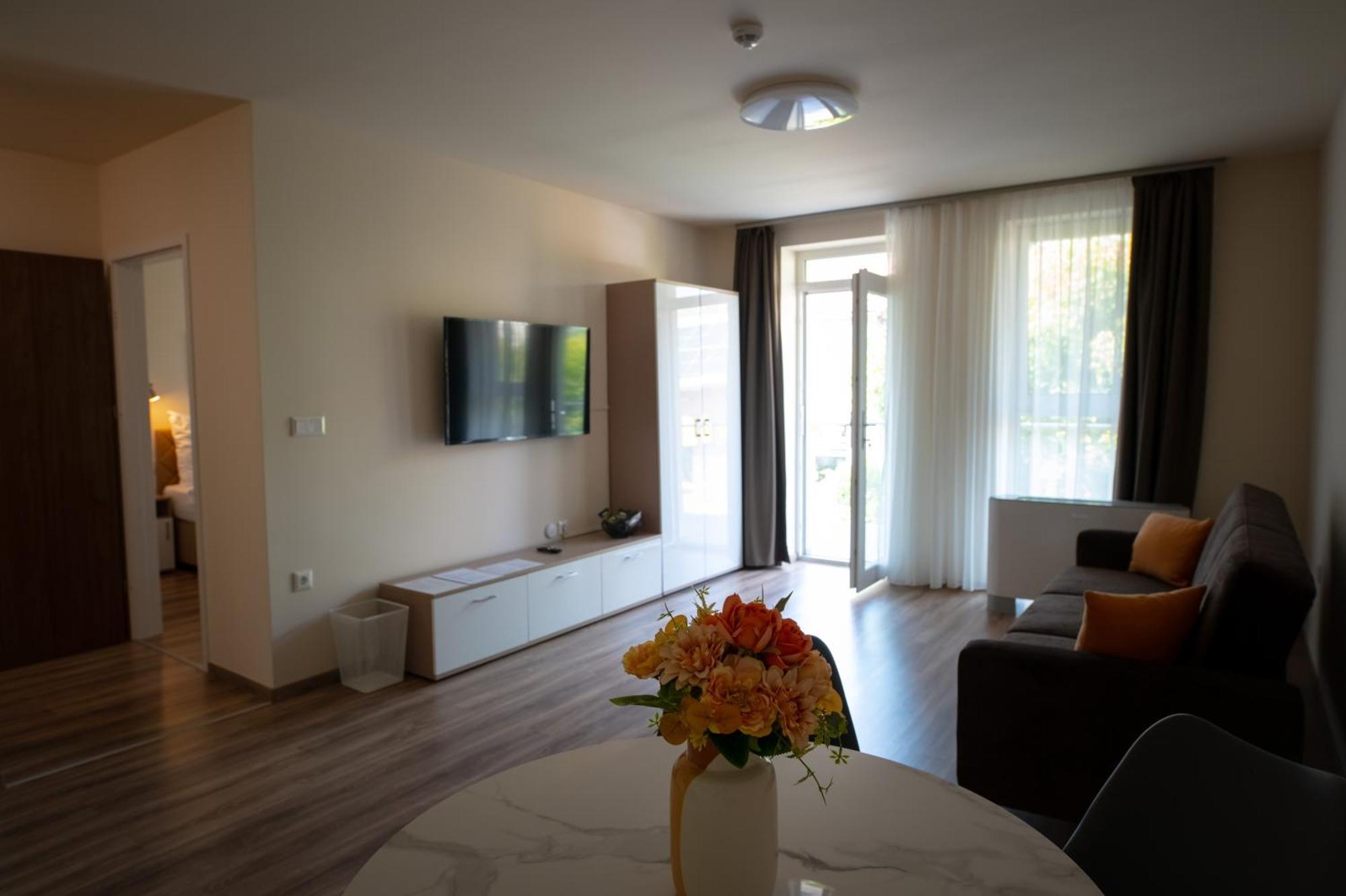 Elixir Panzio Bed and Breakfast Nyírbátor Εξωτερικό φωτογραφία