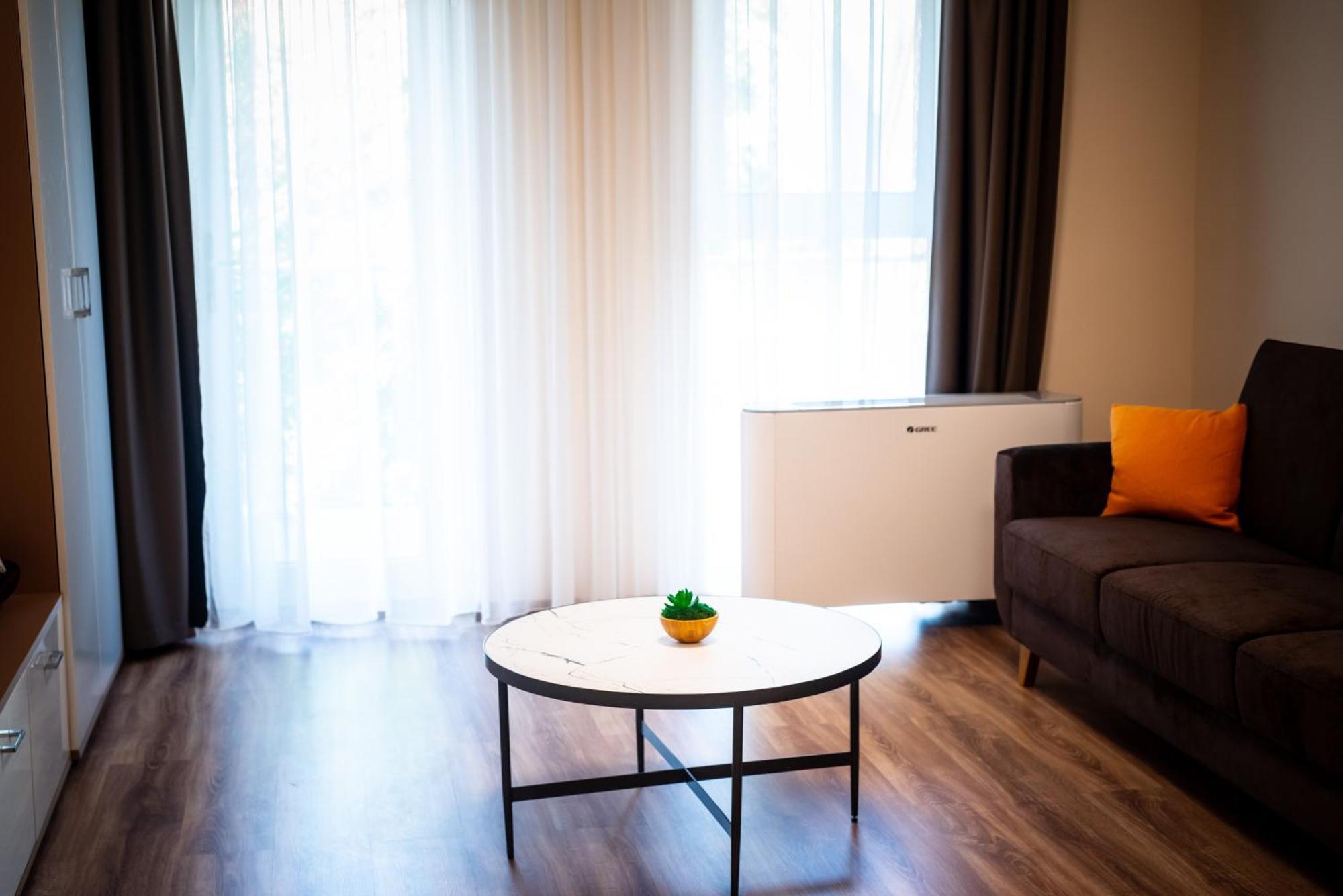 Elixir Panzio Bed and Breakfast Nyírbátor Εξωτερικό φωτογραφία